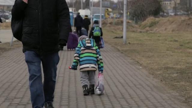 cbsn-fusion-more-than-half-of-ukraines-children-forced-to-flee-thumbnail-936787-640x360.jpg 